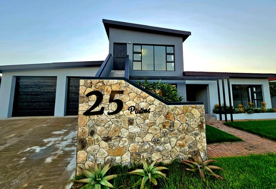 5 Bedroom Property for Sale in Stilbaai Wes Western Cape